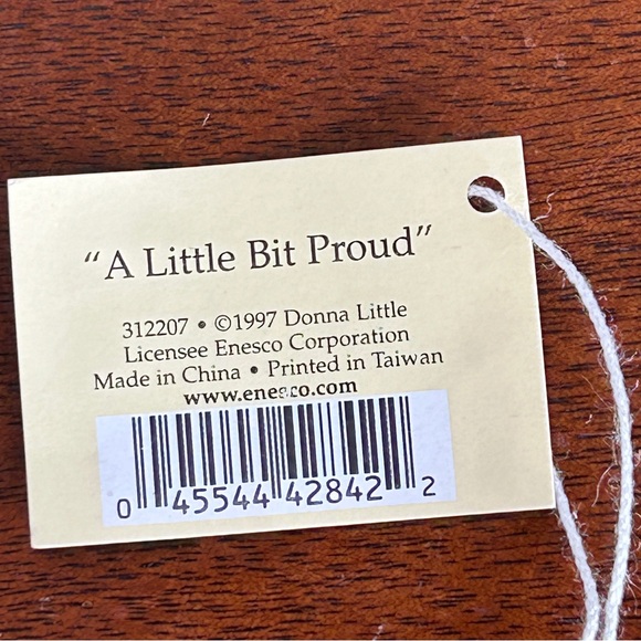 Donna Little Kitt'in Littles by Enesco CAT figurine - "A Little Bit Proud" 1997 - Picture 7 of 10